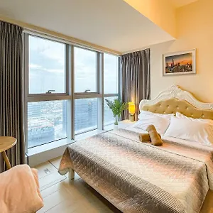 cityscape-view-2br-in-uptown-bgc-w-200mbps-wifi.angeleshotels.net/